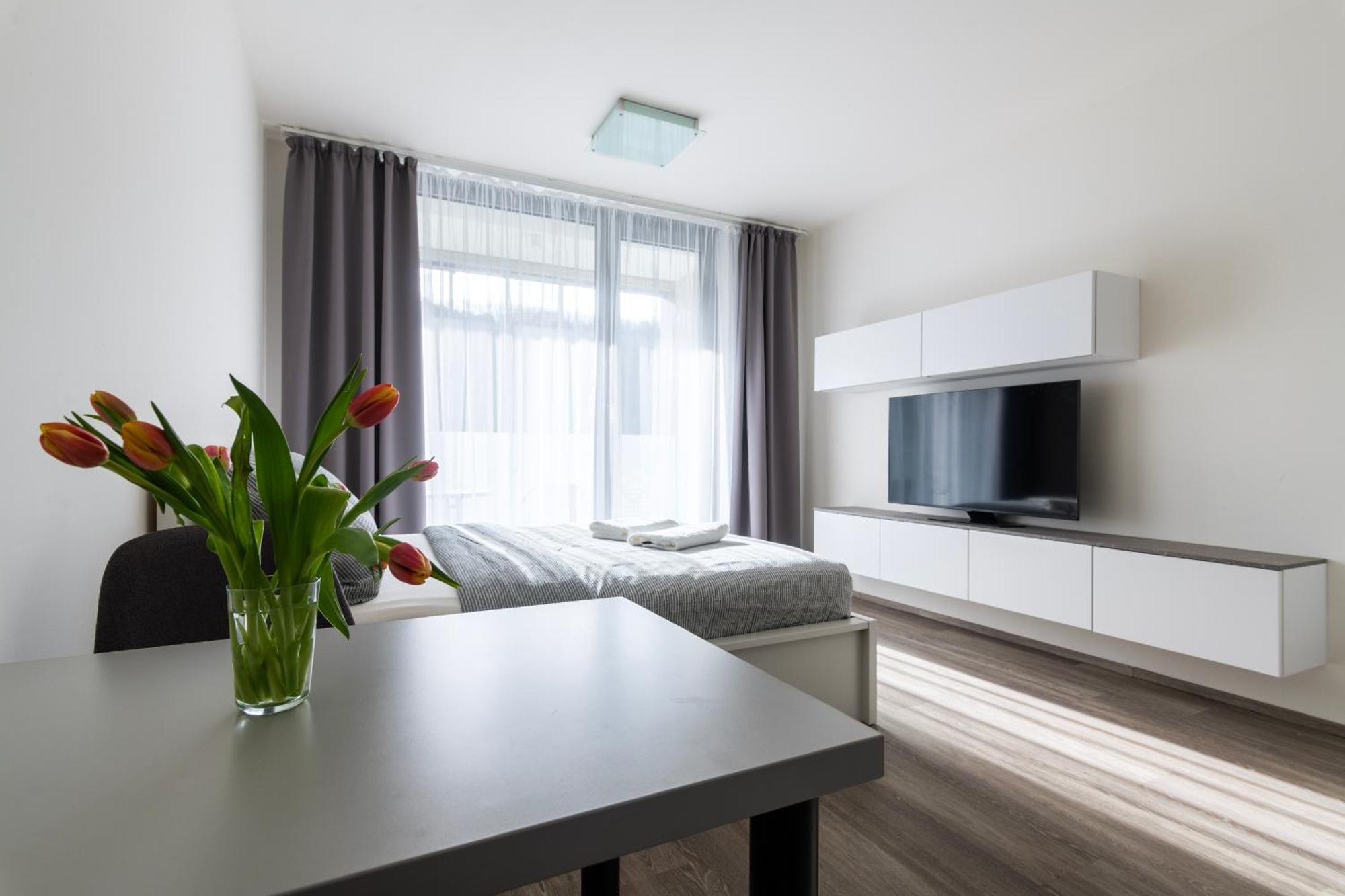 12 Min Centrum, 200mb Wifi, Onsite Supermarket Apartamento *